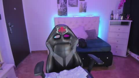 B I A N C A online show from December 17, 4:45 am