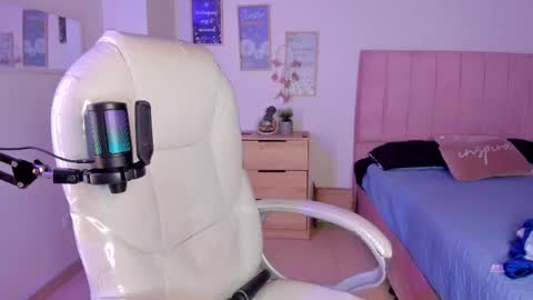 B I A N C A online show from March 3, 6:26 am