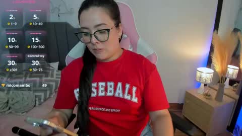 Snapshot of amaia_monet chatting on April 19, 12:43 am Hi Im AmaiaHelp me reach 100 likes online show from April 19, 12:43 am