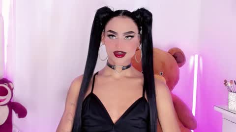 amal_baddel_ online show from February 10, 11:53 pm