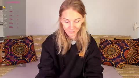 Snapshot of amalia_mio chatting on October 22, 7:52 am Amalia online show from October 22, 7:52 am