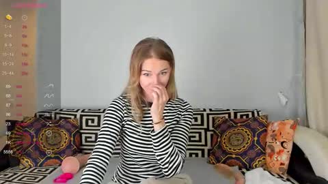 Snapshot of amalia_mio chatting on November 12, 8:15 am Amalia online show from November 12, 8:15 am