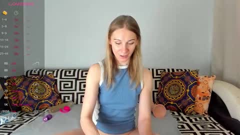 Snapshot of amalia_mio chatting on November 20, 8:03 am Amalia online show from November 20, 8:03 am