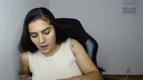 Snapshot of amanda5star chatting on November 29, 11:52 pm The queen of the biceps online show from November 29, 11:52 pm