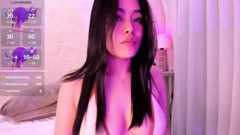 Snapshot of amanda_26 chatting on December 16, 1:42 am Luisa online show from December 16, 1:42 am