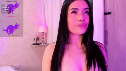 Snapshot of amanda_26 chatting on December 27, 2:36 am Luisa online show from December 27, 2:36 am
