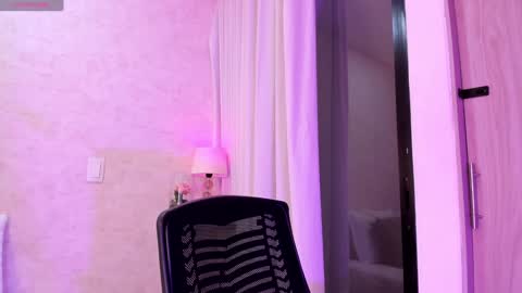 Snapshot of amanda_26 chatting on January 9, 2:11 am Luisa online show from January 9, 2:11 am