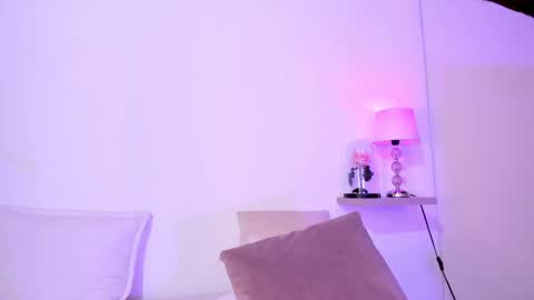 Snapshot of amanda_26 chatting on March 4, 7:19 am Luisa online show from March 4, 7:19 am