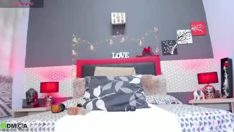 Snapshot of amanda_6ix9ine chatting on December 8, 12:51 am diana Private is Open online show from December 8, 12:51 am