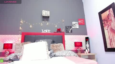 Snapshot of amanda_6ix9ine chatting on March 8, 1:39 am diana Private is Open online show from March 8, 1:39 am