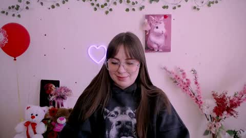Snapshot of amanda_bright_ chatting on April 6, 11:00 am amanda_bright_ online show from April 6, 11:00 am