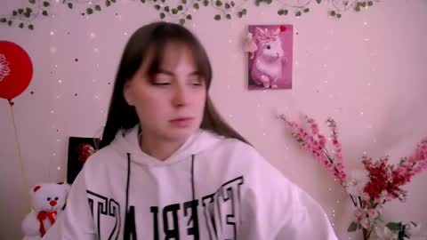 Snapshot of amanda_bright_ chatting on April 15, 10:33 am amanda_bright_ online show from April 15, 10:33 am