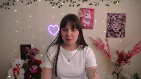 Snapshot of amanda_bright_ chatting on May 12, 10:34 am amanda_bright_ online show from May 12, 10:34 am