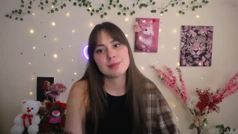 Snapshot of amanda_bright_ chatting on May 18, 10:43 am amanda_bright_ online show from May 18, 10:43 am