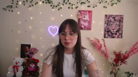 Snapshot of amanda_bright_ chatting on May 22, 10:32 am amanda_bright_ online show from May 22, 10:32 am