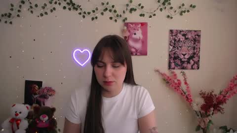 Snapshot of amanda_bright_ chatting on June 9, 10:05 am amanda_bright_ online show from June 9, 10:05 am