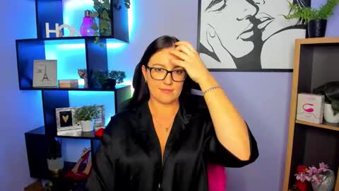 Snapshot of amanda_burn chatting on February 19, 3:41 pm Amanda online show from February 19, 3:41 pm