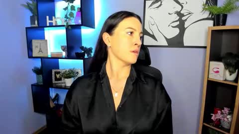 Snapshot of amanda_burn chatting on March 10, 2:55 pm Amanda online show from March 10, 2:55 pm