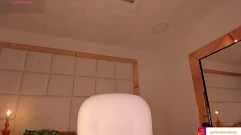 Snapshot of amanda_colin chatting on June 7, 9:29 pm Amanda online show from June 7, 9:29 pm
