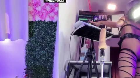Snapshot of amanda_drawer27 chatting on April 27, 3:43 pm amanda_drawer27 online show from April 27, 3:43 pm