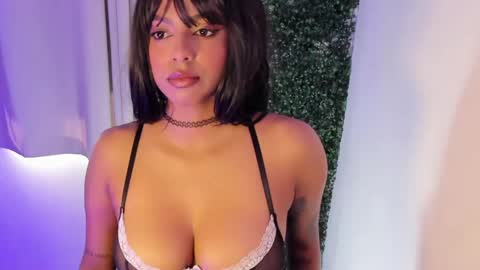Snapshot of amanda_drawer27 chatting on May 19, 3:51 pm amanda_drawer27 online show from May 19, 3:51 pm