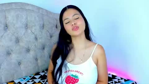 Snapshot of amanda_lorense chatting on June 20, 3:42 am Thalia online show from June 20, 3:42 am