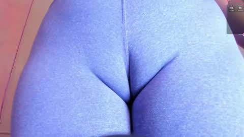 Snapshot of amanda_marcuzzi chatting on September 28, 12:32 pm Amanda Marcuzzi  online show from September 28, 12:32 pm