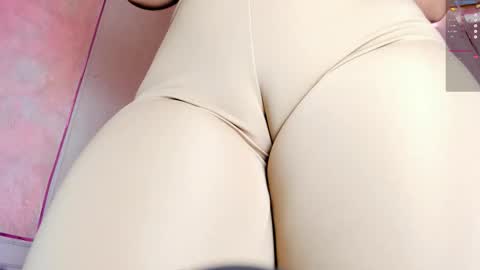 Snapshot of amanda_marcuzzi chatting on October 6, 12:13 pm Amanda Marcuzzi  online show from October 6, 12:13 pm