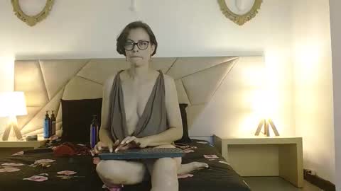 amanda_ramirez online show from September 9, 8:19 pm