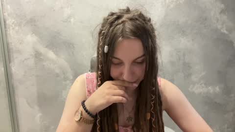 Amanda online show from March 20, 9:36 am