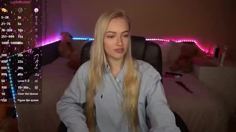 Snapshot of amandaafire chatting on November 26, 7:20 am Amanda online show from November 26, 7:20 am