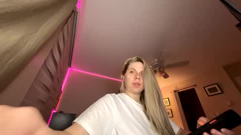 Snapshot of amandainbloom chatting on May 1, 6:07 am Amanda online show from May 1, 6:07 am