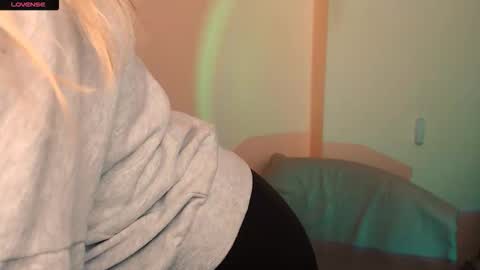 Snapshot of amandasentin chatting on November 1, 8:38 am Amanda online show from November 1, 8:38 am