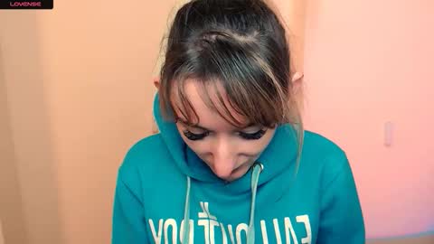 Snapshot of amandasentin chatting on November 11, 9:42 am Amanda online show from November 11, 9:42 am