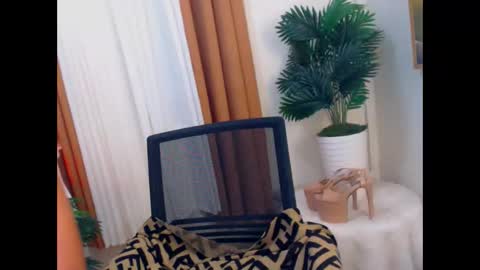 Snapshot of amandasmith91 chatting on February 16, 1:13 am amandasmith91 online show from February 16, 1:13 am