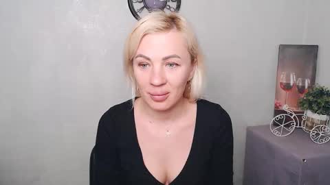 Snapshot of amandaxo_ chatting on March 11, 10:40 am Amanda online show from March 11, 10:40 am