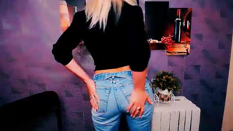Snapshot of amandaxo_ chatting on September 18, 6:26 am Amanda online show from September 18, 6:26 am