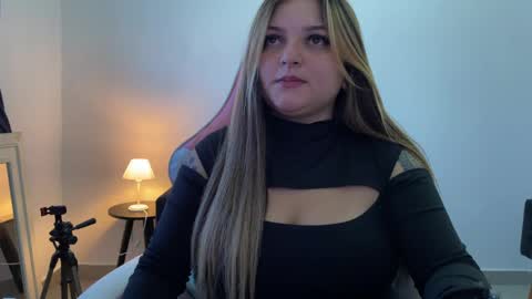 Snapshot of amandhaaa chatting on April 29, 6:25 pm Amandha online show from April 29, 6:25 pm