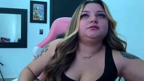 Snapshot of amandhaaa chatting on June 8, 12:38 pm Amandha online show from June 8, 12:38 pm