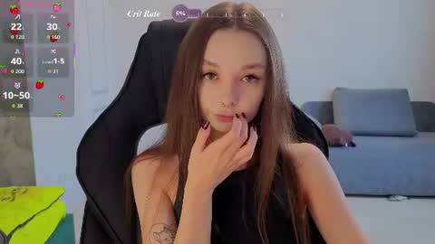 Snapshot of amaneli chatting on June 25, 1:04 pm Mila online show from June 25, 1:04 pm