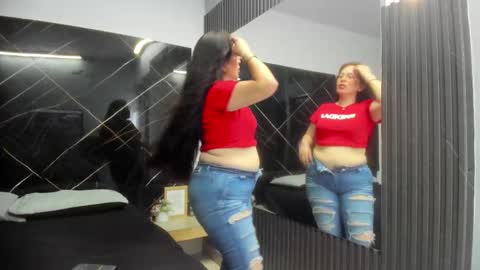 Snapshot of amara_luxe chatting on October 4, 8:07 pm amara_luxe online show from October 4, 8:07 pm