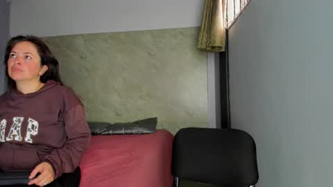 Snapshot of amara_luxe chatting on November 27, 11:56 am amara_luxe online show from November 27, 11:56 am