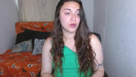 Snapshot of amara_oro chatting on October 10, 5:45 pm katherine online show from October 10, 5:45 pm