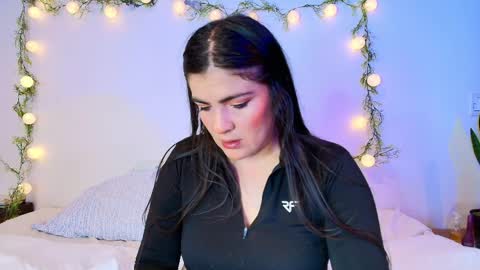 Snapshot of amara_vega chatting on April 9, 7:58 am Amara Vega online show from April 9, 7:58 am