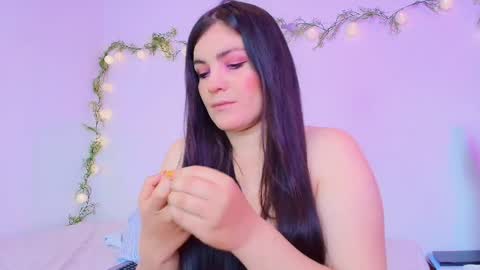 Snapshot of amara_vega chatting on April 16, 1:01 pm Amara Vega online show from April 16, 1:01 pm