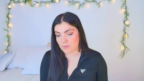 Snapshot of amara_vega chatting on May 1, 6:01 pm Amara Vega online show from May 1, 6:01 pm