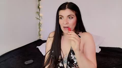 Snapshot of amara_vega chatting on May 24, 3:06 pm Amara Vega online show from May 24, 3:06 pm