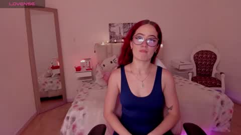 amaraa_couper1 online show from February 7, 4:27 am