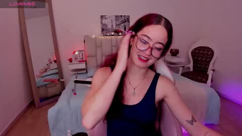 Snapshot of amaraa_couper1 chatting on February 14, 4:09 am amaraa_couper1 online show from February 14, 4:09 am