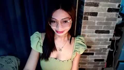 BELLA online show from December 18, 2:23 pm